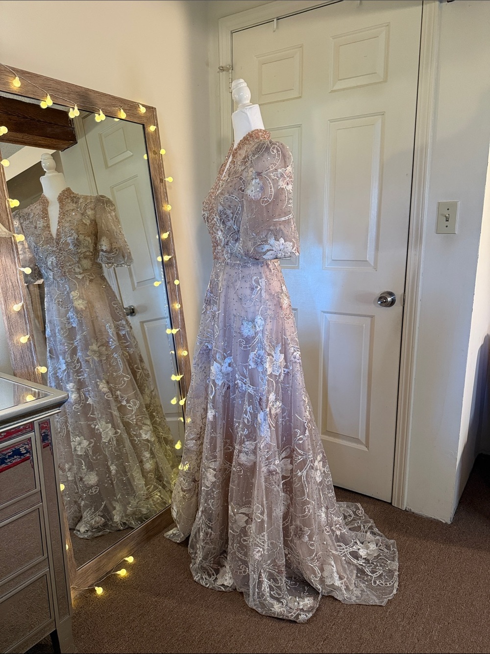 MAC DUGGAL
Pink Queen Anne Puff Sleeve Embroidered A-Line Gown - Picture 8 of 15